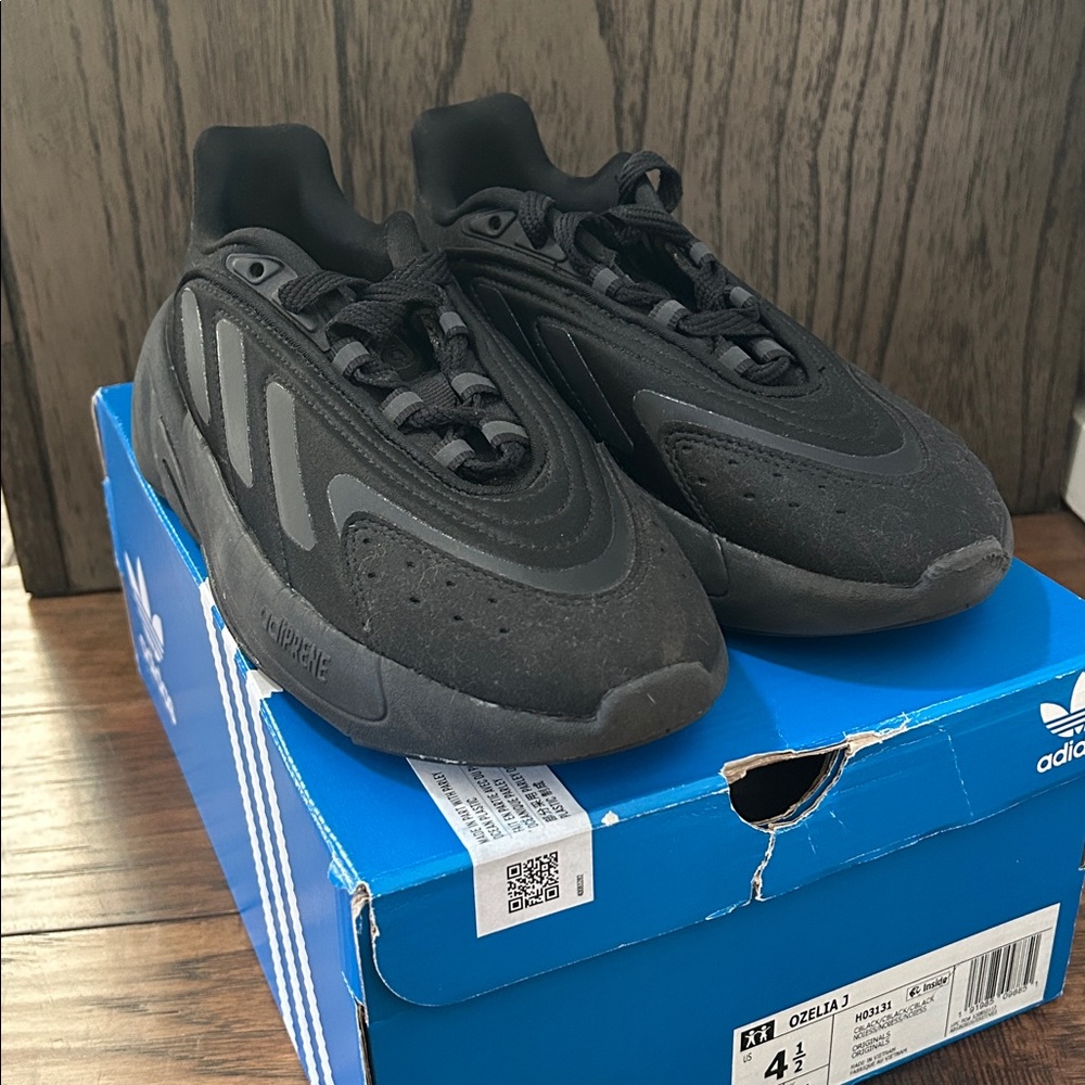 ADIDAS Ozelia J All Black Youth Size 4.5 Shoes